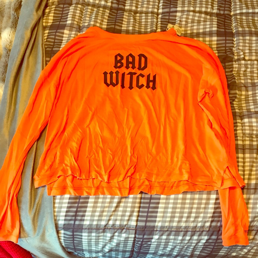 VS Pink Halloween shirt